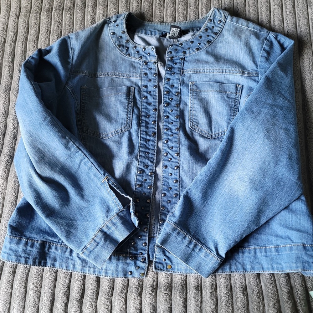 Woman's BACCINI Embellished‎ Diamond Studded Jean Jacket Distressed Size 3X